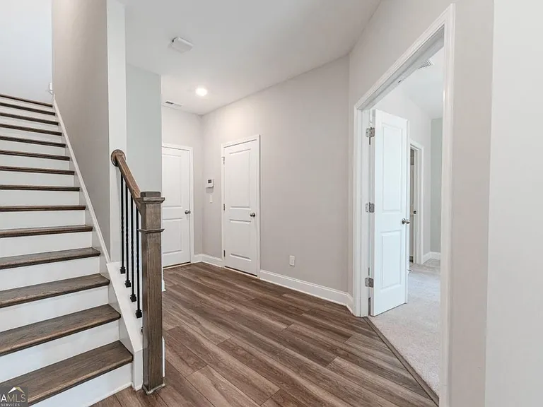 5051 Pinckney Ln — Photo 4