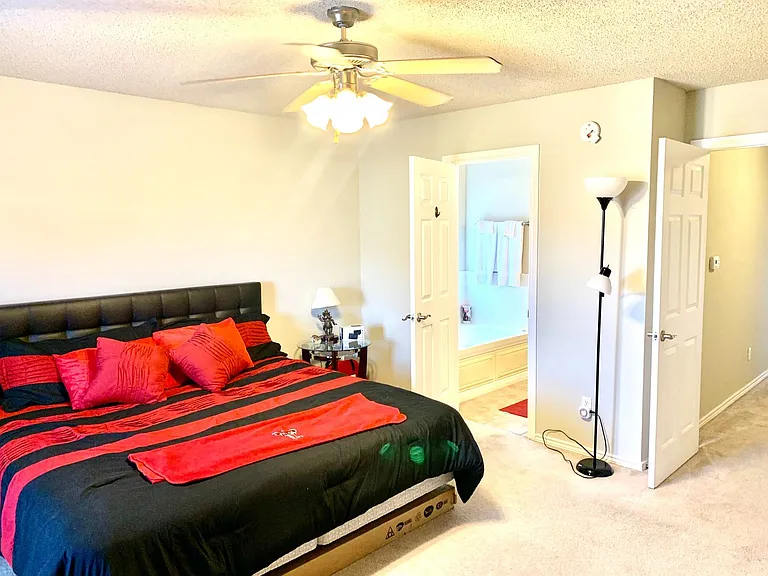 2105 Main St #1 — Photo 7