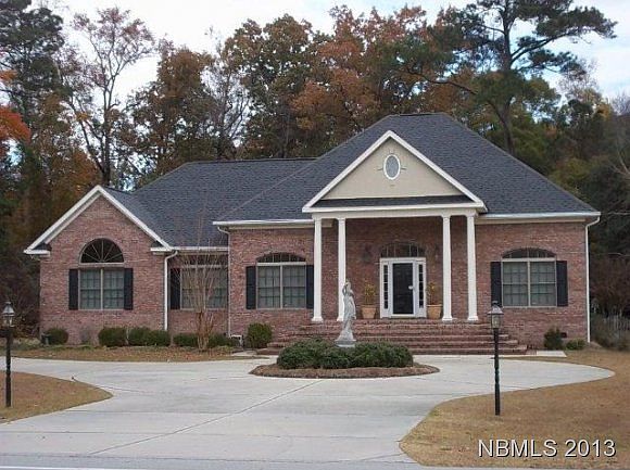 1st image of 506 Country Club Dr