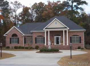 506 Country Club Dr, Trent Woods, NC 28562