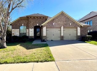 808 Partridge Dr, Aubrey, TX 76227
