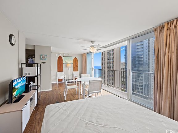 5th image of 2427 Kuhio Ave #2704