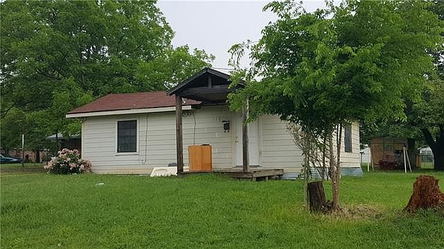 1st image of 406 E Belknap St