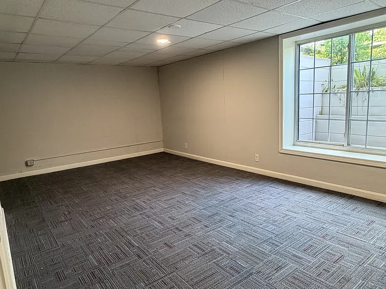 34 Hobart Ln #34 — Photo 12