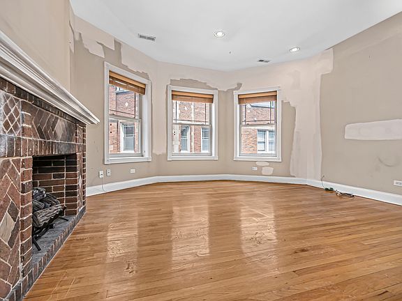 2nd image of 6814 N Ashland Ave APT 3C