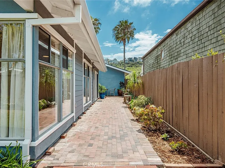 915 Miramar St — Photo 20