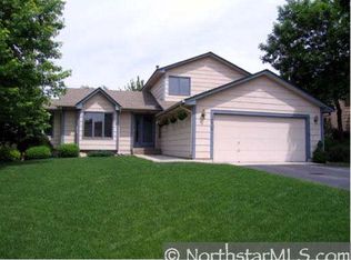 9516 Hillside Dr, Champlin, MN 55316