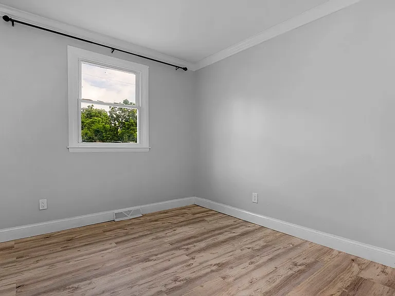 2431 Clydesdale Rd — Photo 6