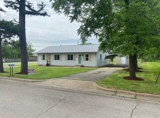 915 Howard Dr, Lebanon, MO 65536