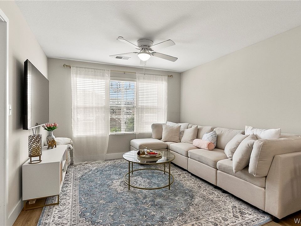 1st image of 680 6th Ave NE #5427