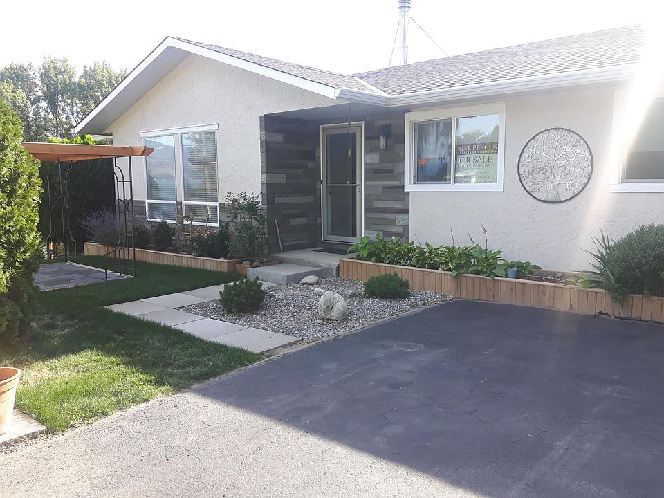 3702 Beach Ave, Peachland, BC V0H 1X1 Zillow