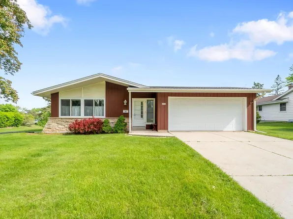 4998 Sterling DRIVE, Greendale, WI 53129