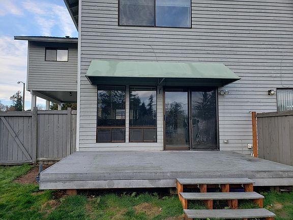 4th image of 3723 203rd Pl SW Unit A