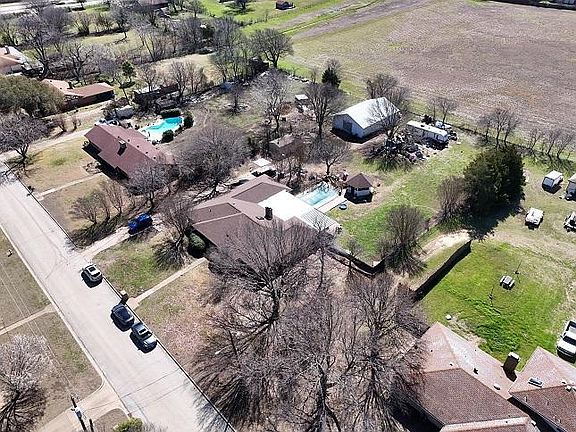 3rd image of 1382 S Hulgan Cir