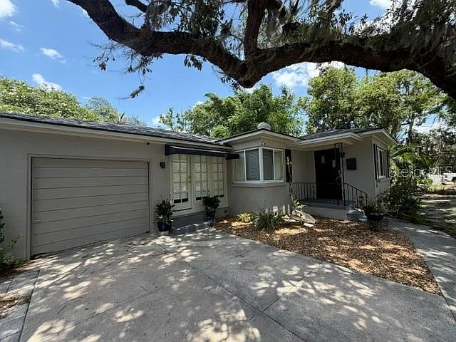 3 bed, 1.5 bath, 1279 sqft, $2,950 — Photo 2