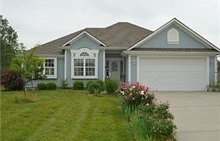 1st image of 807 NW Hawthorn Ct