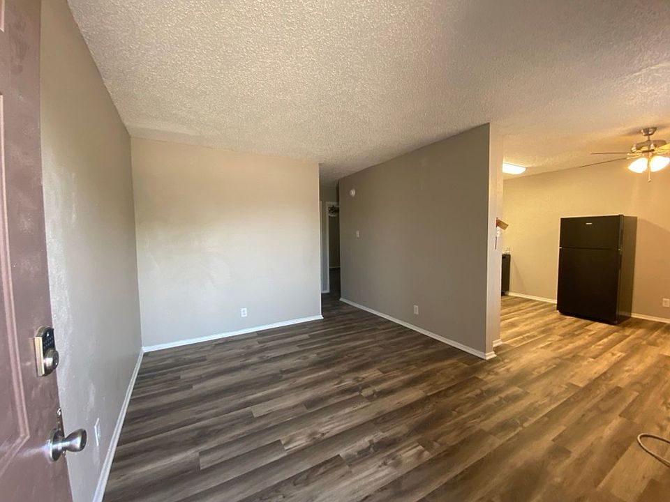 1st image of 102 Maryland St APT 4