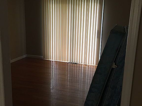 5th image of 6812 Bales Ave