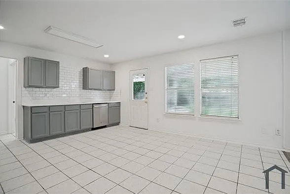 2808 High Pointe Blvd — Photo 3