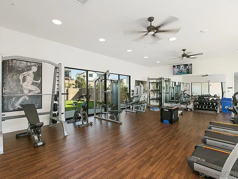 6195 Summit Crest Cir — Photo 47