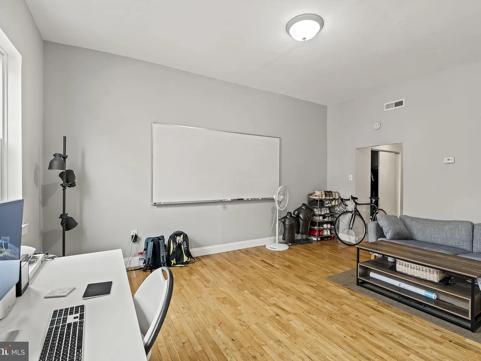 1 bed, 1200 sqft, $1,500 — Photo 4