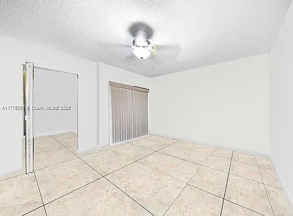 8381 SW 148th Ave — Photo 4