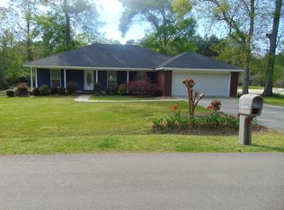 27 Williamsburg Dr, Petal, MS 39465