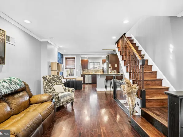 2402 S Lee St, Philadelphia, PA 19148