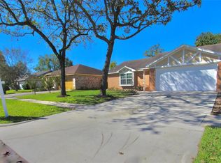 16972 Meadowlark St, Conroe, TX 77385