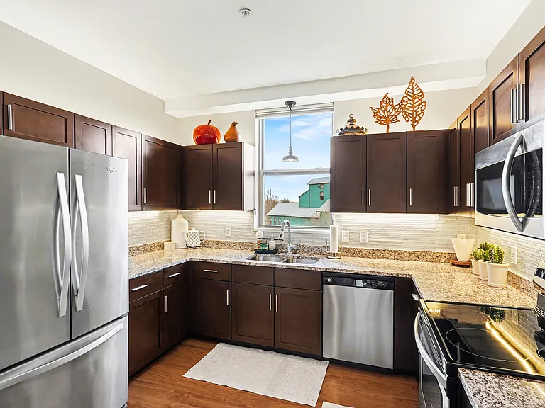134 N Leroy St #308 — Photo 6