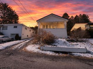 1412 Hood St, Fairmont, WV