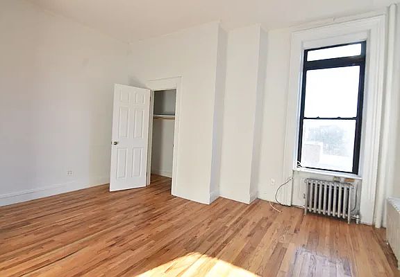 5th image of 368 Van Brunt St APT 2
