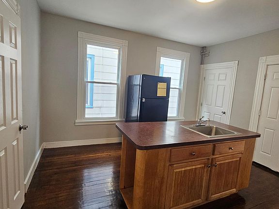 3rd image of 271 Howard Ave #1