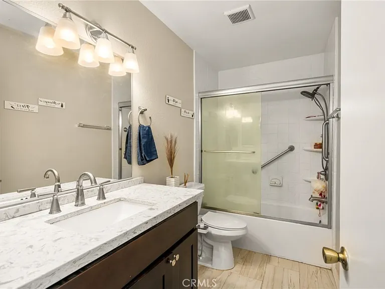 1206 S Cypress Ave #F — Photo 11