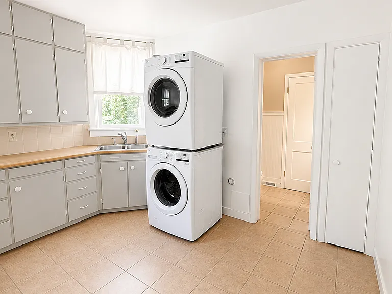 315 E Magnolia St #1 — Photo 7