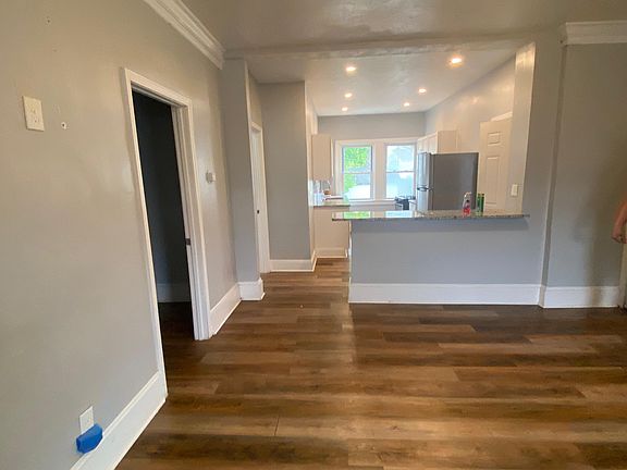 4th image of 10703 Lee Ave APT 7