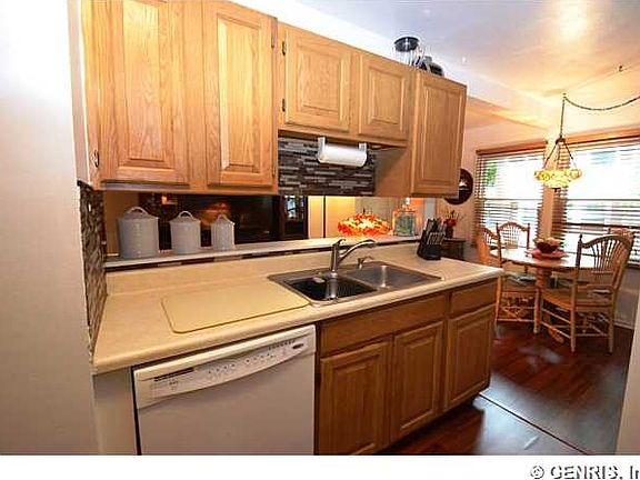 4th image of 4 Eagle Ln