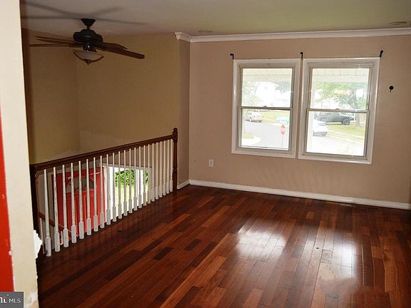 4th image of 918 Winterhaven Dr