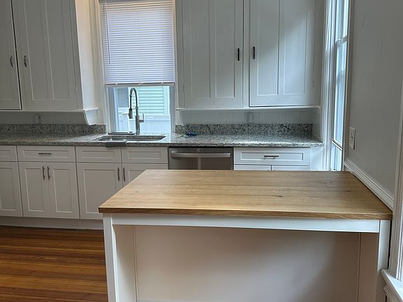 5th image of 138 Ontario St