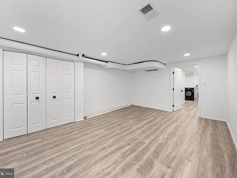 1525 35th St NW — Photo 32