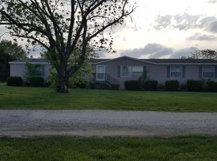 425 Oak Grove Rd, Trezevant, TN 38258