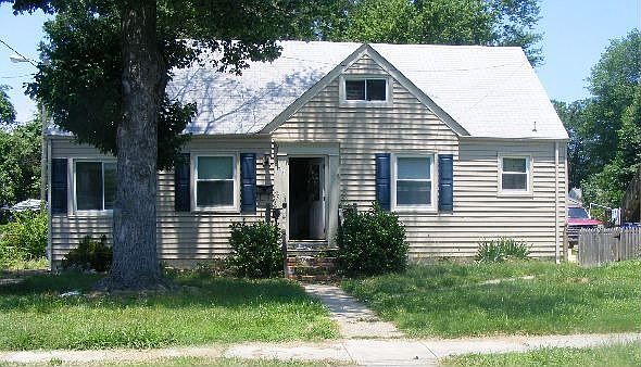 1st image of 612 Earl St