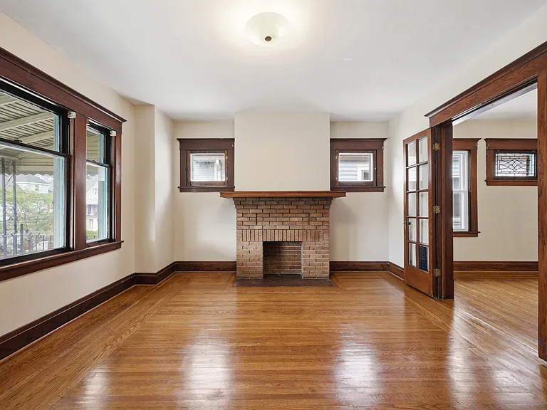 190 Brunswick Blvd #2 — Photo 5