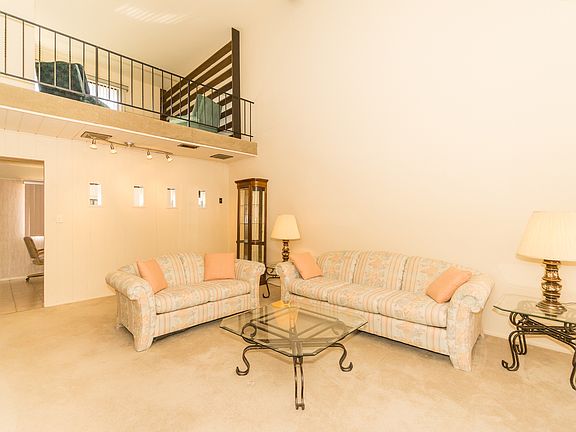 4th image of 1747 E Canterbury Ln #1747