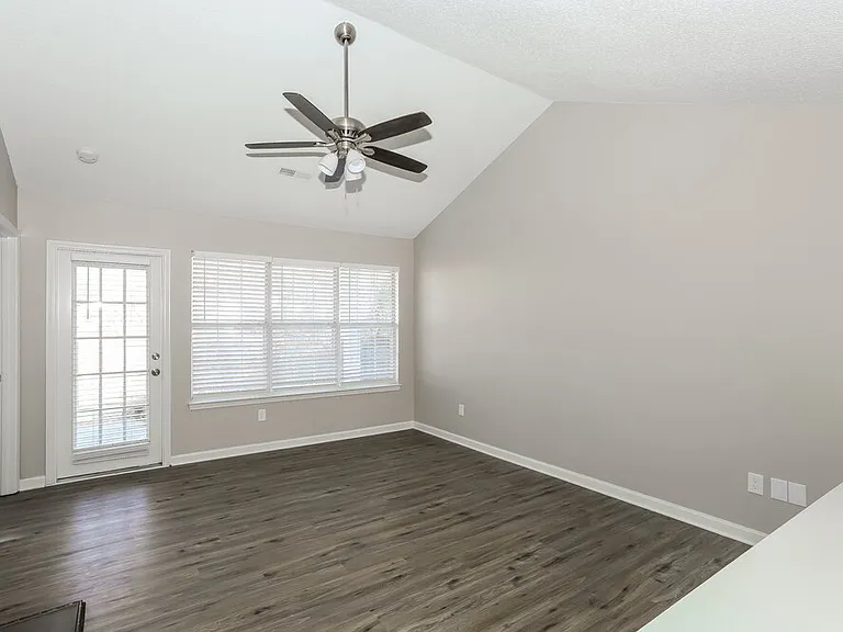 301 Cedarcroft Dr — Photo 7