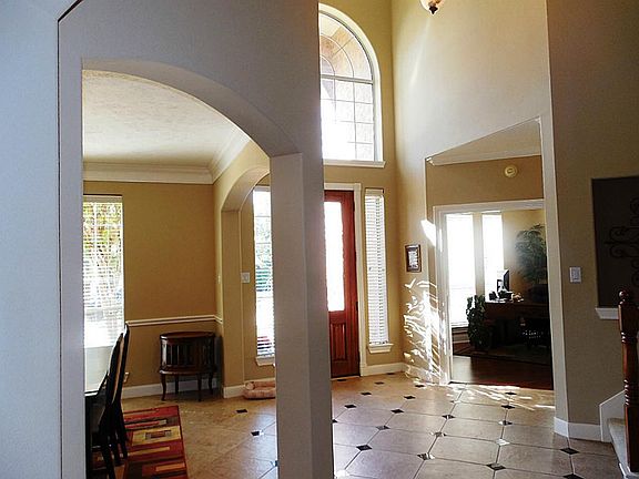 3rd image of 15910 Cumberland Oak Ct