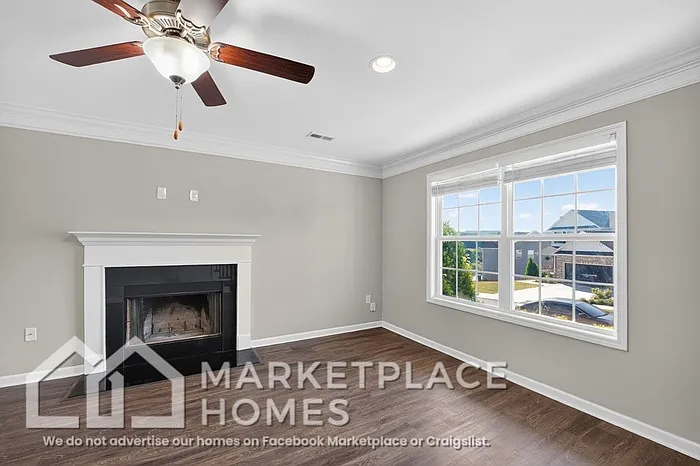 1129 Cloud View Dr — Photo 5