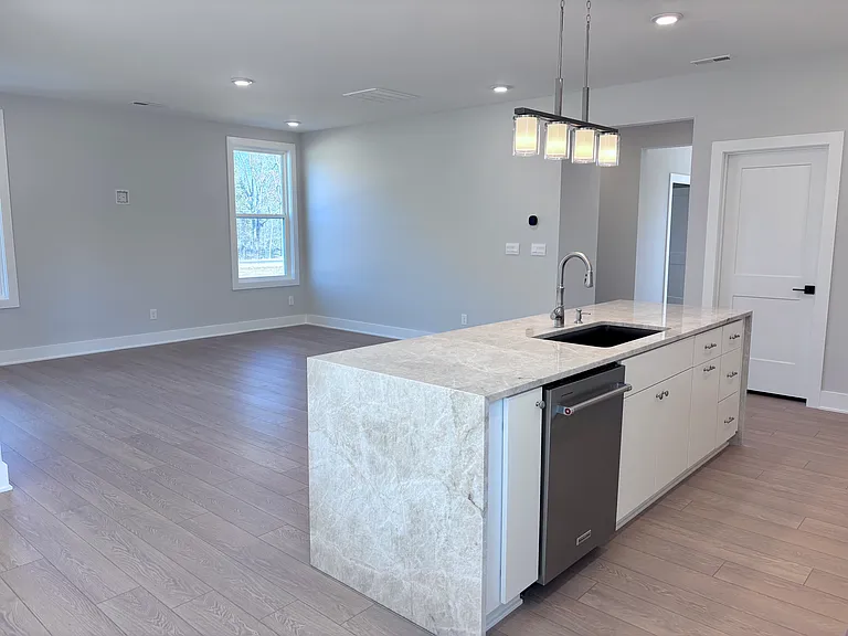 1353 Hurston Ln — Photo 12