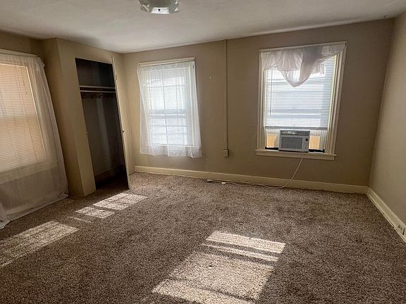 3rd image of 146 S West St APT 2