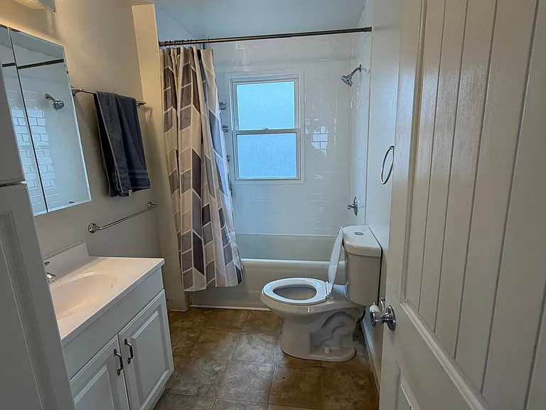 2021 8th Ave N #1 — Photo 5
